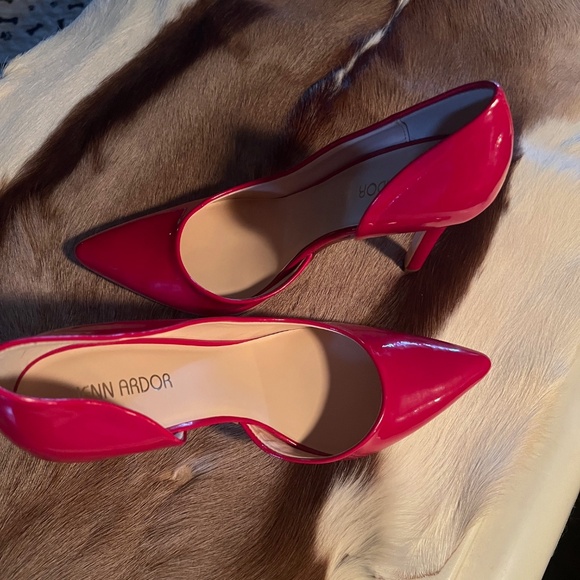 JENN ARDOR Red Stiletto 4" Heel Pumps W/ Classic Closed Toe & Open Side--SZ 8.5 - Picture 3 of 9